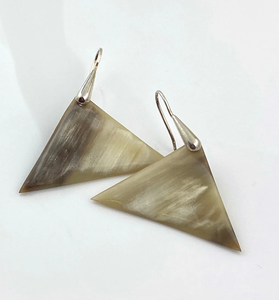 Simplicité Triangle corne de boeuf boucles d'oreilles femmes à la mode fil corne goujon brillant boucles d'oreilles pour dames prix pas cher - Product Image 1