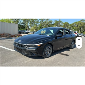 2024 Hyundai Elantra SEL IVT usado cuidadosamente - Product Image 2