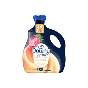 Adoucissant pour tissus, adoucit les vêtements et la collection Downy Cozy offre un parfum frais et confortable - Product Image 6