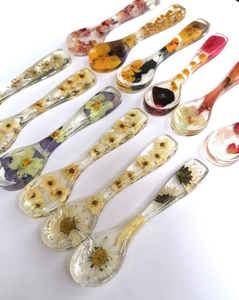 Fourchette et cuillère en résine artisanale de qualité supérieure, fabriquées en Inde, polies miroir, écologiques, pour les fêtes, la cuisine, le service, artisanat Saniya - Product Image 2