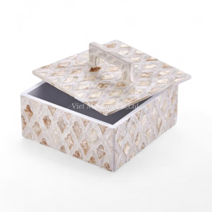 Boîte à bijoux en nacre faite à la main avec un design flexible, incrustation décorative de coquillages, rangement pour les intérieurs modernes - Product Image 1