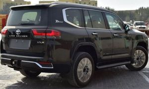 โตโยต้า แลนด์ครุยเซอร์ ปี 2022 รุ่น VX.R ทวินเทอร์โบ เบาะหนังสีเข้ม ล้อแม็ก R20 เครื่องยนต์ดีเซล เกียร์อัตโนมัติ ประสิทธิภาพเชื่อถือได้ พวงมาลัยซ้าย - Product Image 5