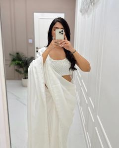 La colección más hermosa en seda Tebi con bordado aarko Saree con Secuencia de trabajo Blusa Sari - Product Image 2