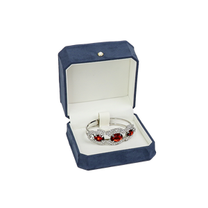 Boîte à bijoux rectangulaire 110x110x60mm en daim bleu classique imprimé pour collection de bijoux - Product Image 1