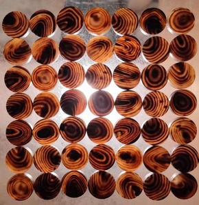 กระดุมเขาควายขัดเงาและแกะสลักสไตล์สัตว์งานหัตถกรรมสีธรรมชาติทำด้วยมือแบบพรีเมี่ยมเป็นมิตรต่อสิ่งแวดล้อมงานฝีมือรูปพระจันทร์เสี้ยว - Product Image 4