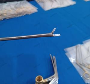 Fórceps de agarre quirúrgico de acero inoxidable Premium de alta calidad Herramientas de cirugía ENT manuales de medio oro Base de instrumentos quirúrgicos - Product Image 2