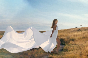 Novedad en vestido de compromiso sin mangas largo fluido blanco Santorini para mujer, monos y monos para sesión de fotos - Product Image 3