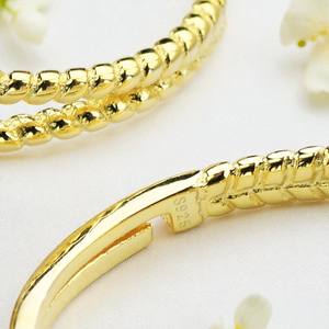 แหวนพลอยควอตซ์รูปกุหลาบ-แหวนพลอยสี่เหลี่ยมชุบทอง-แหวนบิดทรงแบนคุณภาพสูงขายส่ง - Product Image 5