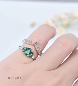 Ensemble de bagues de mariée de luxe en or blanc massif 14 carats, bague de mariage 2 pièces avec émeraude de laboratoire à coupe ovale, bijoux de mariée personnalisés d'Inde - Product Image 6