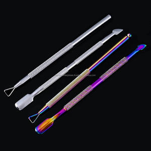 Ensemble d'outils de manucure professionnels réutilisables en acier inoxydable à double extrémité : repousse-cuticules et râpe à pieds pour le nettoyage des ongles - Product Image 3