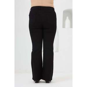 Jeans Negros de Talla Grande con Estilo de Pierna al Estilo Español - Product Image 4