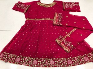 Ensemble Kurti, Bas et Dupatta pour Femme, en Tissu 100% Fausse Fourrure Non Cousu, Multicolore, avec Broderie et Sequins, Longueur Standard, pour Soirée - Product Image 2