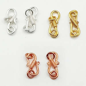 ตะขอเกี่ยวรูปตัว S ชุบทองคำ 18K เงิน และโรสโกลด์ พร้อมห่วงวงกลมทองแดง สำหรับทำเครื่องประดับ บรรจุในถุง 2 ชิ้น - Product Image 4