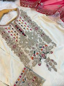 Nueva llegada Multi-hilo bordado Rawsilk Tilla camisa negro blanco tela coreana encaje forcejeos contraste Organza Anarkali Desi - Product Image 5