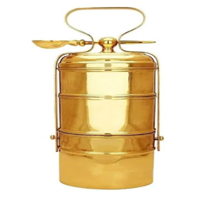 Transportador Tiffin de latón clásico de tres niveles, que ofrece un amplio espacio para sus comidas. Una opción duradera y elegante para el uso diario - Product Image 2