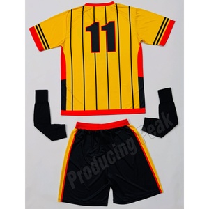 Ensemble de maillots de football personnalisés pour hommes, jaune, noir, rouge, rayé, col en V, manches courtes, polyester respirant, toutes saisons, taille adulte - Product Image 2