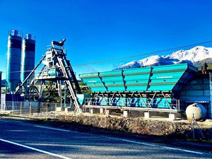 Machine de lot compacte avancée de 100 M3/h pour les grands projets de construction Moteur de pompe prêt à l'emploi Palier de boîte de vitesses en béton PLC - Product Image 2