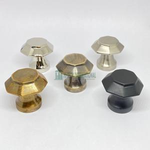 Tirador de cajón de alta calidad hecho a mano, perillas de latón hexagonales con acabado personalizado pesado, herrajes para muebles del hogar, venta al por mayor - Product Image 2