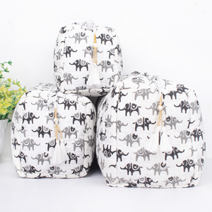 Ensemble de trousse de maquillage en coton imprimé indien fait à la main, trousse de toilette 3 pièces matelassée écologique avec fermeture à glissière, trousse de toilette réutilisable - Product Image 4