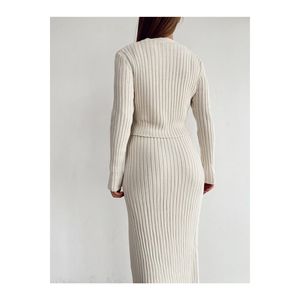ชุดเสื้อถักสามชิ้นสำหรับผู้หญิงสีครีมกระโปรงและคาร์ดิแกน - Product Image 6