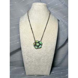 Collar con Forma de Flor de Plata de Ley y Turquesa Dorada Sonora de Jon McCray, Regalo - Product Image 3