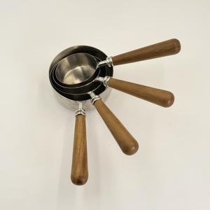 Juego de 4 Herramientas de Medición, Cuchara Medidora de Acero Inoxidable con Mango de Madera, Cuchara para Café para el Hogar y Cafeterías - Product Image 3