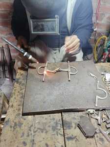 Mejilla completa con gancho y boquilla de barril con puerto de ancho medio, productos para montar a caballo, Boca de caballo ecuestre mordida por herramientas humanas - Product Image 2