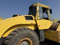 Compacteur de sol vibrant à tambour unique d'occasion, Bomag BW226 DH-4, avec pompe hydraulique Kama Atos, puissance 315KW
