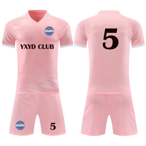 Uniforme de football confortable fabriqué par des professionnels, uniforme de football de produit très demandé pour les hommes - Product Image 1