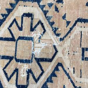 Alfombra Turca Vintage de 5.2x6.46 pies (159x197 cm), Alfombra Marrón con Puntos Azules - Product Image 3