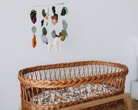 Matelas de berceau rond en rotin naturel fait à la main | Bassinet en osier durable | Lit de pépinière moderne pour chambre de bébé hôpital