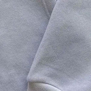 Sudadera con capucha en relieve para hombre ligera personalizada profesional para la temporada de invierno técnicas teñidas lisas - Product Image 6