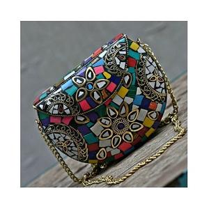 Bolso de mano de lujo para mujer con embrague de resina de diamantes de imitación de alto perfil Estilo de moda para bodas y aniversarios - Product Image 5