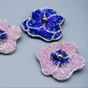 Broches de Moda al por Mayor, Broches Vintage de Metal con Cuentas Acrílicas, Broches de Moda Vintage de Metal con Cuentas Acrílicas - Product Image 1