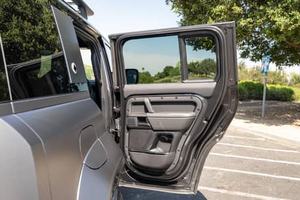 LAND ROVER DEFENDER OCTA EDITION ONE 2025 USADO, Volante a la Izquierda/Derecha - Product Image 2