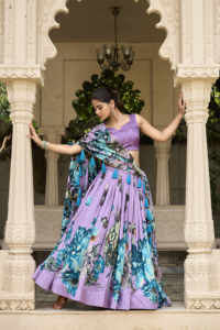 Charmant imprimé floral Tasar soie Lehenga Choli ensemble avec Gotta Patti dentelle Dupatta et gland fermeture éclair en vrac approvisionnement en gros - Product Image 5
