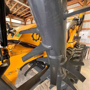 Ramasse-pierres Scorpio 550, 7 grilles, trémie de 5 yd3, capacité de 27 pierres et puissance hydraulique robuste pour un nettoyage de terrain haute efficacité - Product Image 6