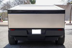 AUTO ELÉCTRICO IMPECABLE, TESLA CYBERTRUCK 2024, 600 HP, DOBLE MOTOR, TRACCIÓN EN LAS CUATRO RUEDAS, LISTO PARA ENVIAR - Product Image 5