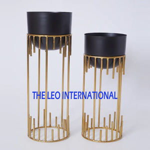 Fer Métal Forme Unique Noir Fini Jardinière Ensembles de 2 Fantaisie Style De Luxe À La Main Utilisé Maison Jardin Décoration - Product Image 4