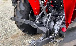 Top mejor y de alta calidad Massey Ferguson 2635 4WD Tractor - Product Image 3