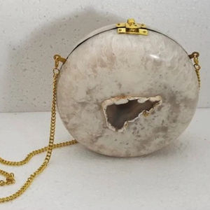 Pochette ronde en marbre à main travail manuel résine Imitation perle plaqué or Vintage papillon breloque sac femmes mariage Design créatif - Product Image 1