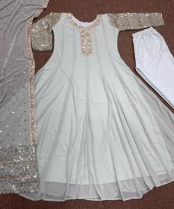 สวยมากและดีไซเนอร์ปาร์ตี้สวมเสื้อเย็บปักถักร้อยสุภาพสตรีอินเดียผู้หญิงเย็บสําเร็จรูปราคาต่ําขายส่งซูราษี - Product Image 2