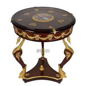 Table d'appoint de luxe à plateau rond en verre avec incrustation en porcelaine et pieds en laiton doré moulé à la main en forme de cygne pour la décoration d'angle de la maison de style palais - Product Image 1