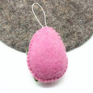 Huevos de Pascua y Adornos de Fieltro Rosa Hechos a Mano, Decoraciones Colgantes de Pared para Pascua - Product Image 1