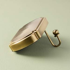 Support de bas de Noël en métal en fonte pour cheminée décor de vacances vintage classique design solide et durable - Product Image 3