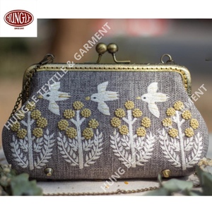 Portefeuille portable élégant de décoration d'animaux brodés à la main pour les occasions formelles Style vintage Personnaliser la taille - Product Image 1