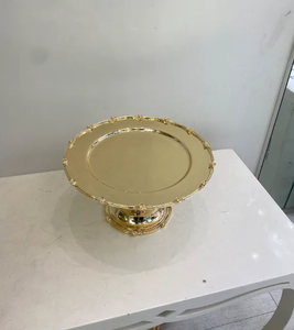 Base para Pastel de Metal con Acabado Dorado Elegante de Alta Calidad, Refleja la Luz de Forma Hermosa, Apariencia Profesional por BRUSHSTROKE - Product Image 2