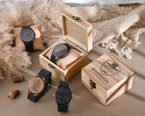 Boîte de montre carrée en bois classique de luxe avec couvercle en verre et serrure dorée fabriquée au Vietnam pour la vente au détail - Product Image 5