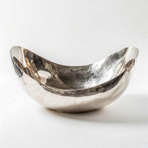 Corbeille à fruits en aluminium avec design à large bord, texture martelée à la main et finition or doux pour rehausser chaque présentoir de cuisine - Product Image 6