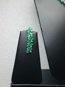 Elegante y Moderno Juego de Collar y Aretes de Plata de Ley 925 con Piedras Preciosas de Ónice Natural, Diseño Único para Bodas o Regalos - Product Image 5